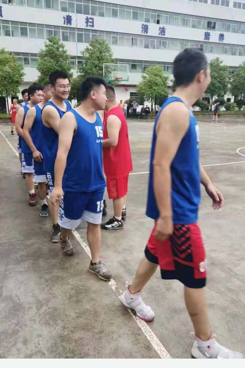 點(diǎn)擊圖片將圖片插入到編輯器