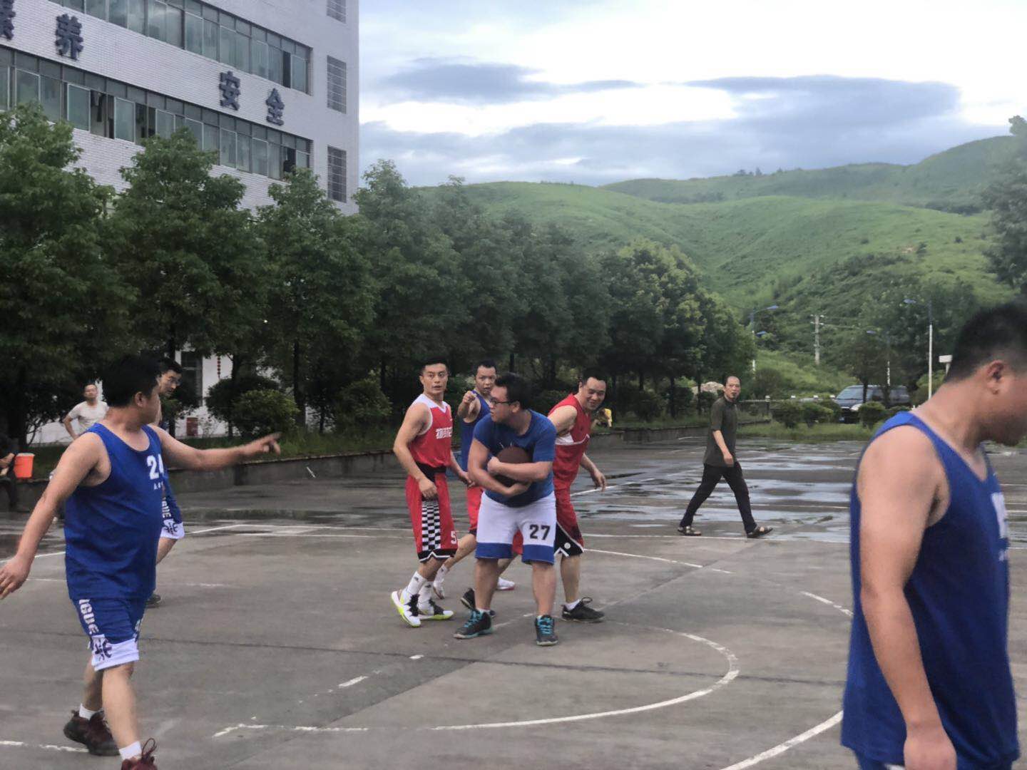 點(diǎn)擊圖片將圖片插入到編輯器